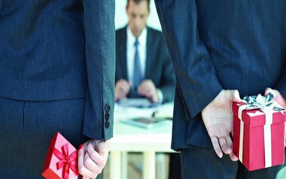 Hà Nội: Cấm biếu, tặng quà Tết lãnh đạo ha noi cam bieu tang qua tet lanh dao