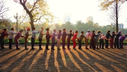 video nguoi dan ong an mi tom giua troi lanh am 50 do c va cai ket