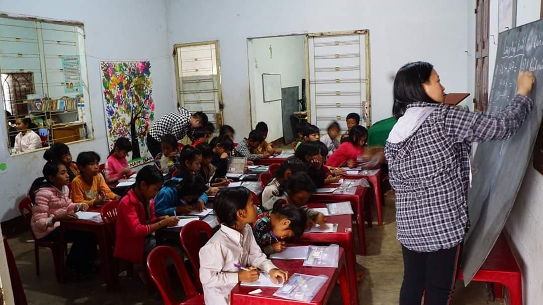 tinh nguyen gieo mam hanh phuc cho tre em dan toc thieu so tai lam dong