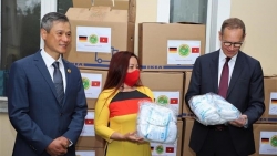 hoi tu thien sen vang cua nguoi viet ho tro nguoi dan duc chong dich covid 19