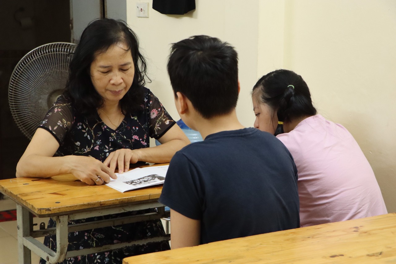 Buổi học đặc biệt của những học sinh "đặc biệt"