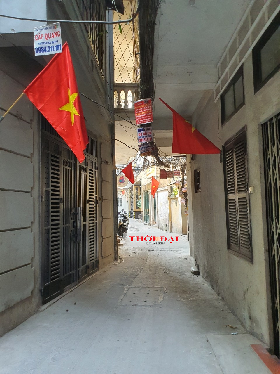 Hà Nội rực rỡ cờ hoa chào mừng Đại hội XIII của Đảng