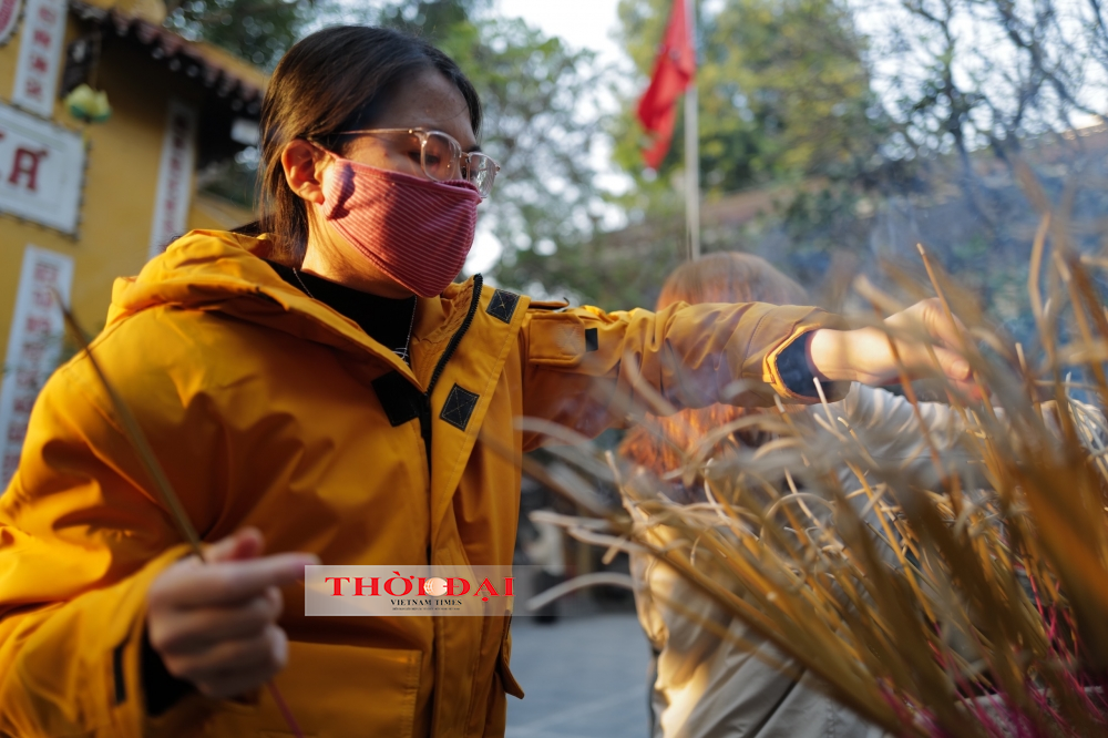 Chùa Quán Sứ yên bình, phủ Tây Hồ chen lấn trong ngày đầu tháng Chạp Chùa Quán Sứ yên bình, phủ Tây Hồ chen lấn trong ngày đầu tháng Chạp