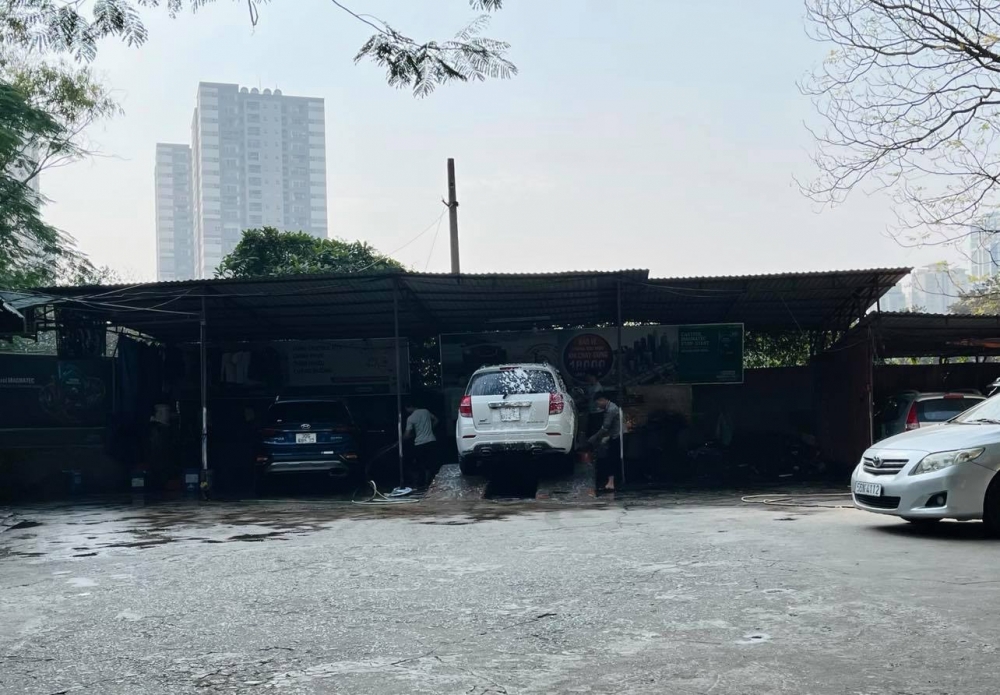 Giá rửa xe dịp Tết tăng cao đến gấp đôi