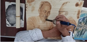 Người “thổi hồn” vào lá thốt nốt
