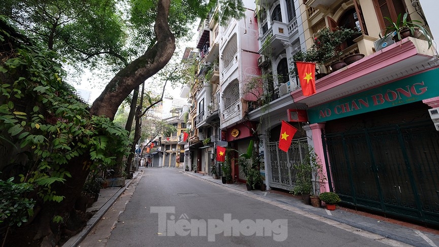 Khoảnh khắc Hà Nội yên bình sáng mùng 1 Tết Tân Sửu Khoảnh khắc Hà Nội yên bình sáng mùng 1 Tết Tân Sửu