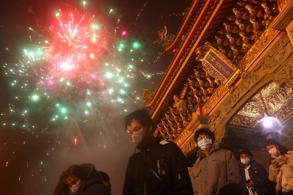 Người dân Châu Á đón Tết Tân Sửu 2021 trong trầm lắng vì dịch COVID-19