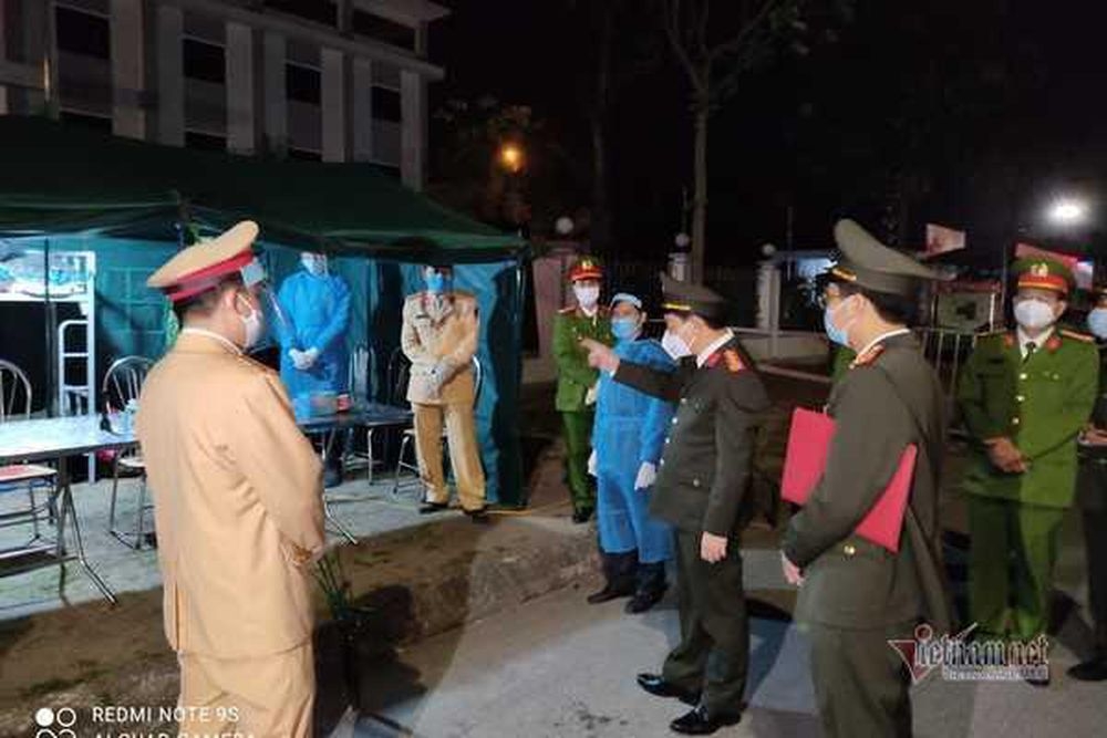 Thời khắc 0h tại Hải Dương: Nghìn người xuyên đêm lập chốt cách ly