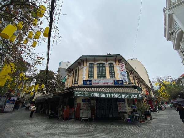 Hàng loạt di tích đóng cửa, quán ăn, cafe chỉ bán mang về ở Hà Nội