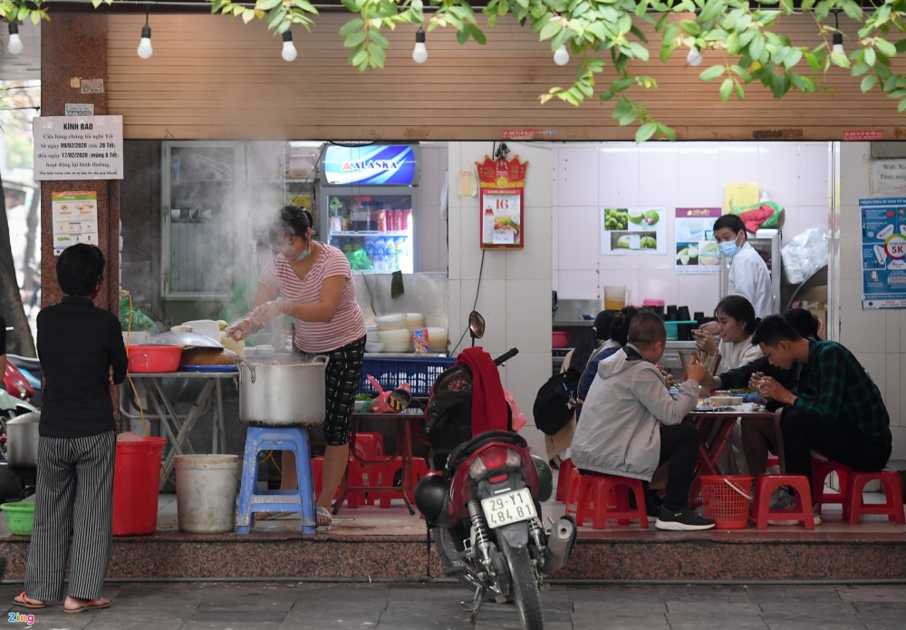 Quán ăn, cafe chuyển sang bán mang về, hàng loạt di tích đóng cửa