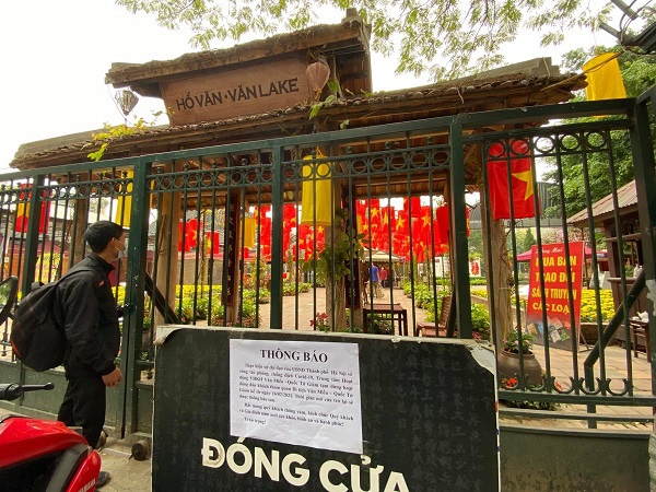 Quán ăn, cafe chuyển sang bán mang về, hàng loạt di tích đóng cửa