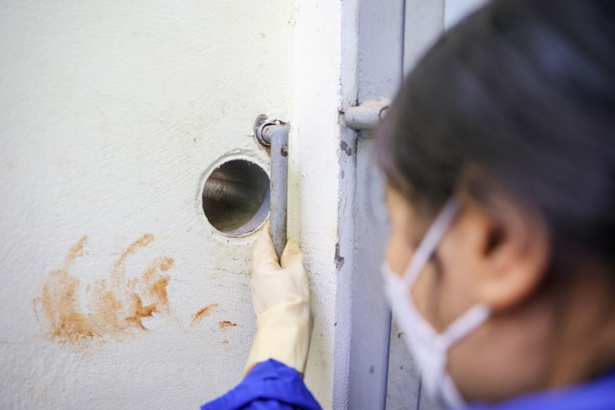 Một ngày của những người chăm sóc 'ông ba mươi' ở vườn thú Hà Nội