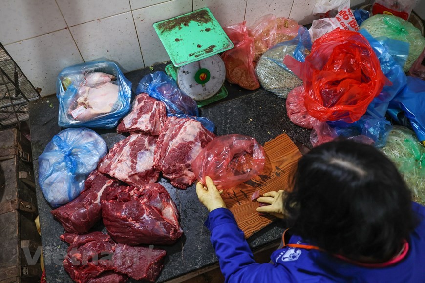Một ngày của những người chăm sóc 'ông ba mươi' ở vườn thú Hà Nội