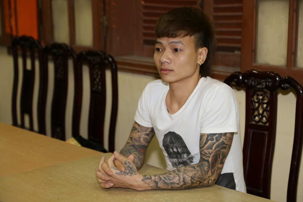 Khá bảnh bị khởi tố về tội “đánh bạc” và “tổ chức đánh bạc”