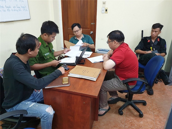 Bắt khẩn cấp 22 đối tượng trong đường dây đánh bạc qua mạng Fxx88 bat khan cap 22 doi tuong trong duong day danh bac qua mang fxx88