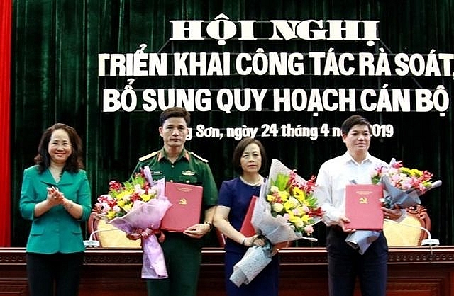 Nhân sự mới tại Lạng Sơn, Quảng Bình và Long An nhan su moi tai lang son quang binh va long an