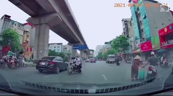 Năng lượng tích cực: Cụ bà 