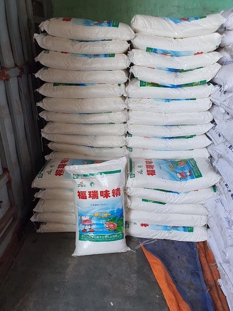 Khởi tố hình sự 2 đối tượng sản xuất, buôn bán mì chính giả khoi to hinh su 2 doi tuong san xuat buon ban mi chinh gia