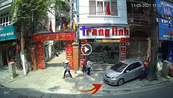 Nhầm chân ga, tài xế 