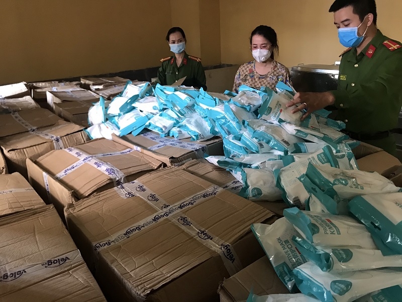 Hà Nội: Thu giữ 71.000 chiếc khẩu trang không rõ nguồn gốc