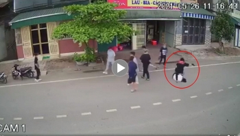 nam sinh bi 7 thanh nien danh hoi dong hanh hung da man vi 1 cau noi tren fb