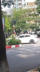 kho i to ba t giam la i xe mazda ha t ca nh sa t le n na p ca po ta i ca u gia y