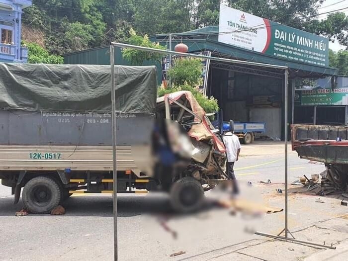 Tông vào đuôi xe dừng đỗ, gia đình tài xế ô tô tải thương vong