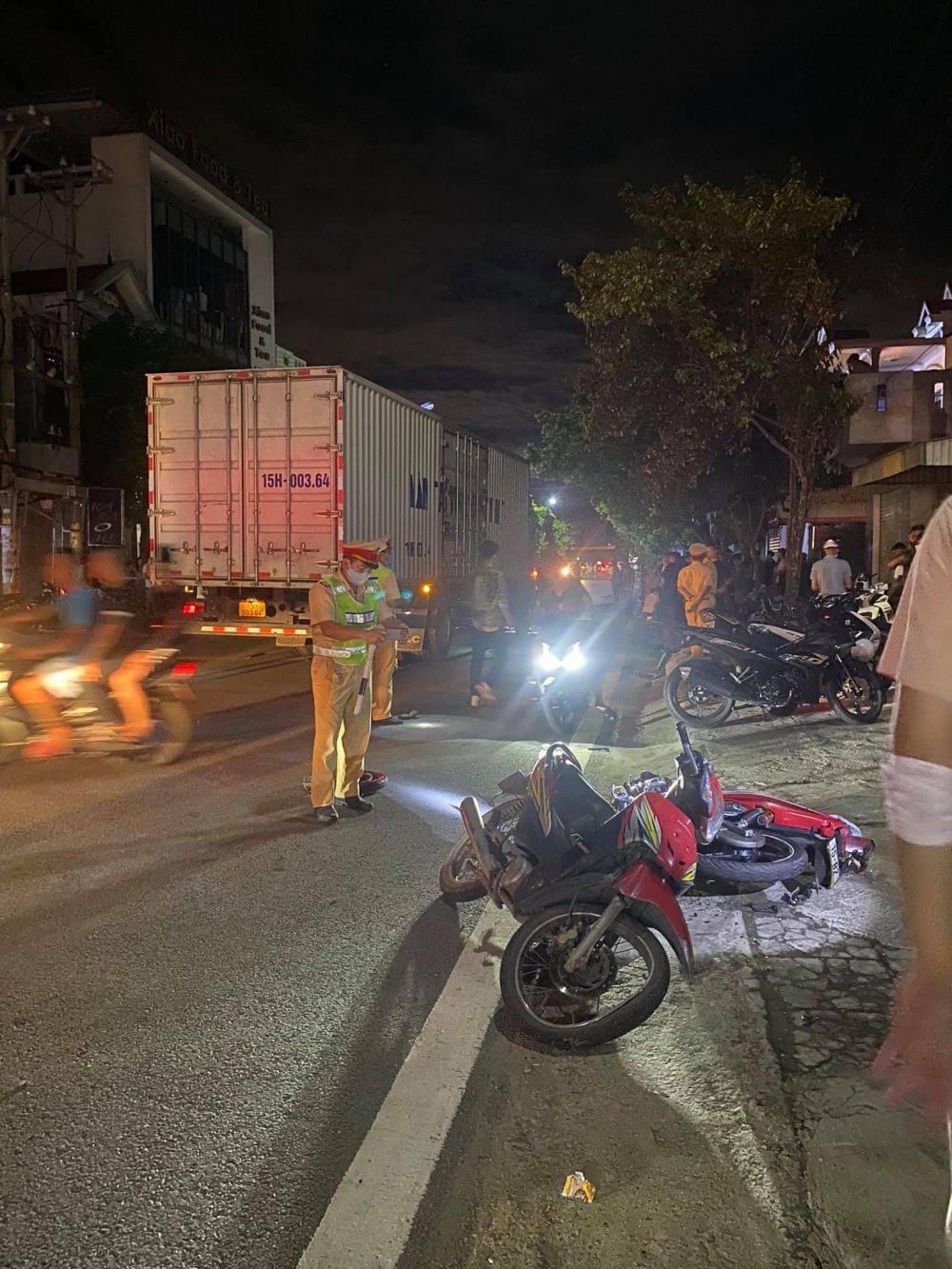 Hiện trường tai nạn kinh hoàng tại huyện An Lão, Hải Phòng