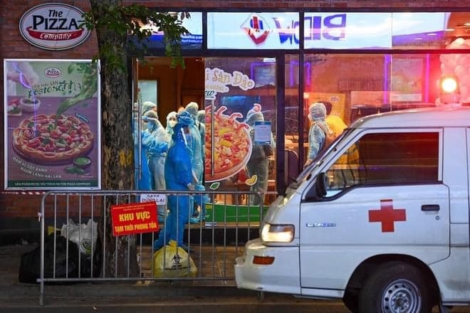 Phong tỏa quán ăn tại Hà Nội liên quan F0 là đầu bếp kiêm người giao pizza