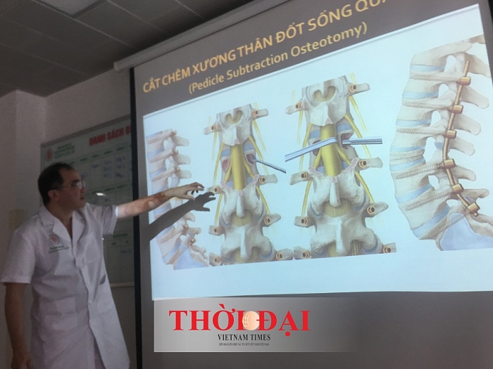 Ly kỳ kể chuyện người chuyên chữa bệnh“bán mặt cho đất” noi kho benh gu va cach chua tri bang phau thuat