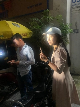 'Xin' CSGT không được, quay ra quay phim chụp ảnh
