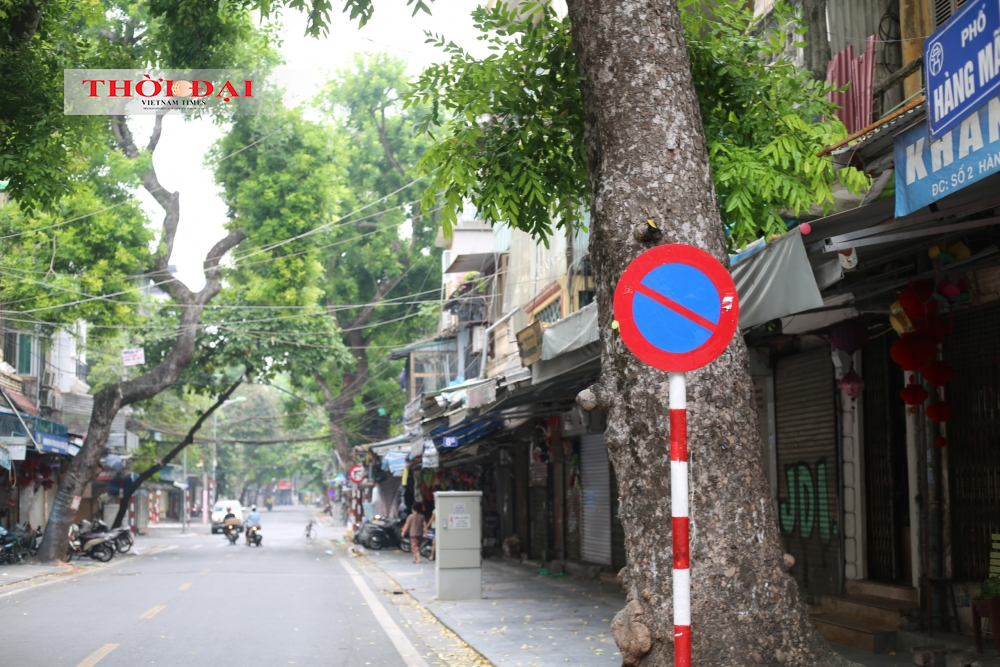 Giãn cách xã hội, mua vàng mã cúng 