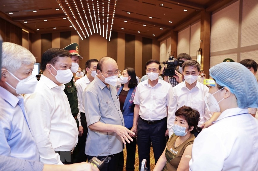 Chủ tịch nước động viên các cơ sở điều trị và phòng chống COVID-19