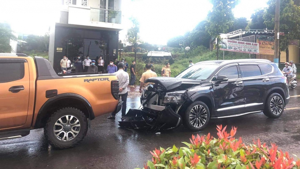 Toàn cảnh vụ 2 nhóm đối tường nổ súng thanh toán nhau như phim hành động