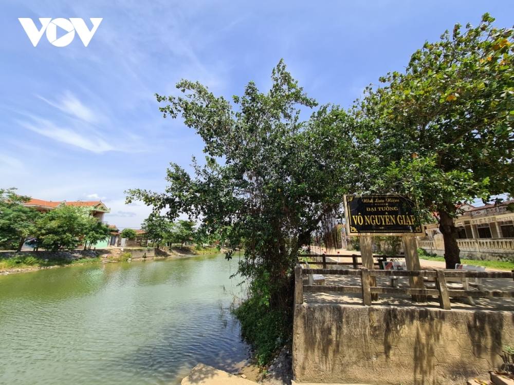 Nhớ Đại tướng Võ Nguyên Giáp những lần về thăm quê