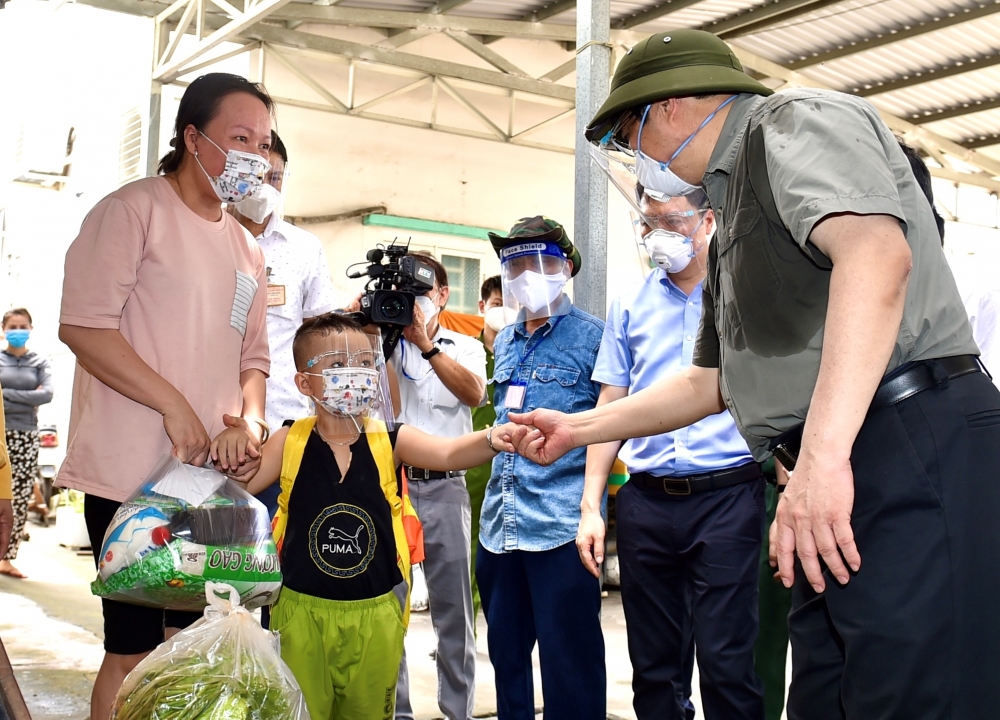 Thủ tướng kiểm tra đột xuất, chỉ đạo trực tuyến công tác phòng chống dịch tại các ‘pháo đài’