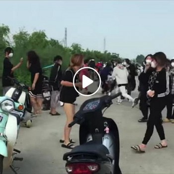Công an vào cuộc xác minh nhóm học sinh nữ 