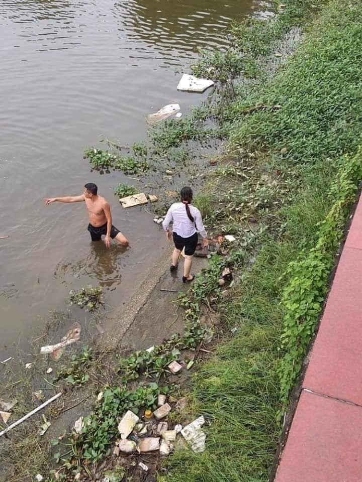 Cô gái đuối nước được Thượng uý quân đội giải cứu thành công