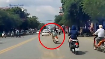 Nữ sinh phóng xe máy tốc độ cao gây tai nạn liên hoàn