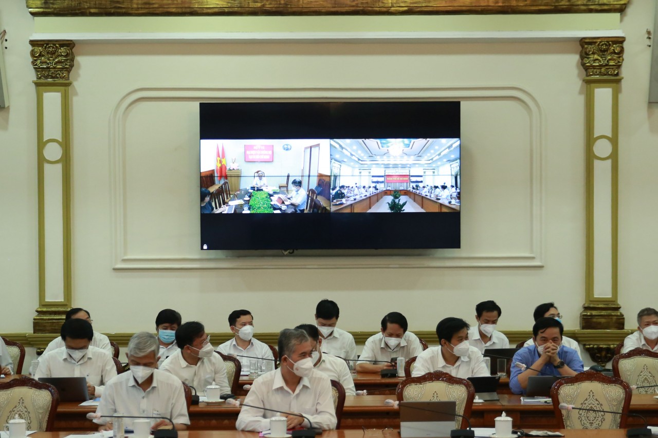 Tăng cường kiểm soát dịch bệnh, khôi phục vững chắc các hoạt động