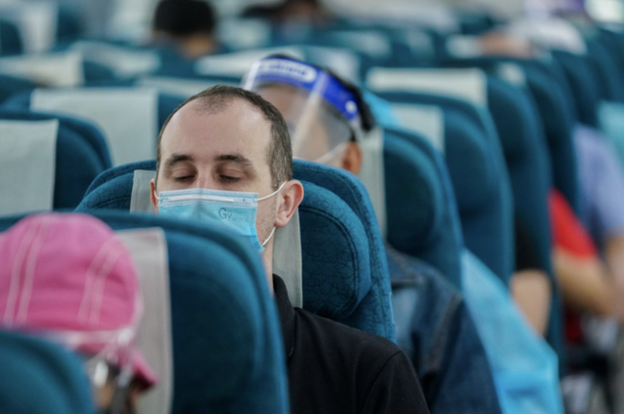 Nghiên cứu đề nghị của chuyên gia kinh tế về giá sàn vé máy bay