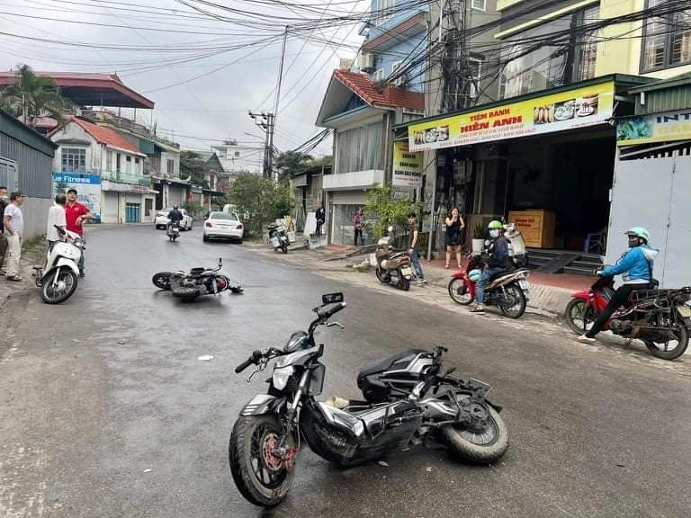 Hiện trường kinh hoàng vụ ô tô 