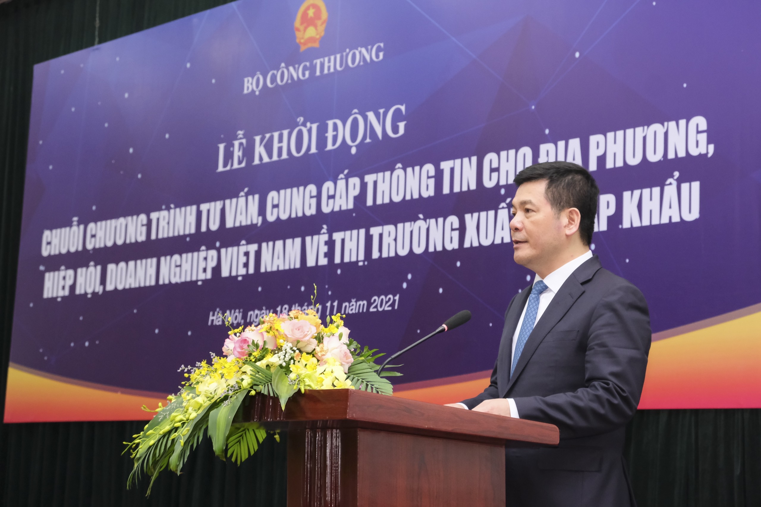 Hơn 2.000 doanh nghiệp được tư vấn về thị trường xuất nhập khẩu