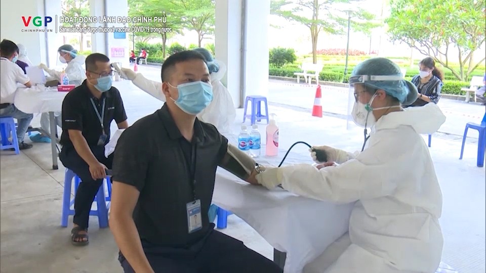 Sản xuất bằng được thuốc và vaccine COVID-19 trong nước, bảo đảm an toàn, khoa học, hiệu quả và đúng pháp luật