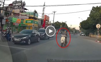 do khoc do cuoi nu ninja dung den do tren duong nguoc chieu