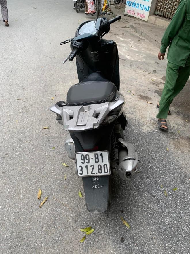 Cao thủ TEAKWONDO đuổi theo nhóm thanh niên, quyết lấy lại chiếc xe SH bị lấy cắp Cao thủ TEAKWONDO đuổi theo nhóm thanh niên, quyết lấy lại chiếc xe SH bị lấy cắp