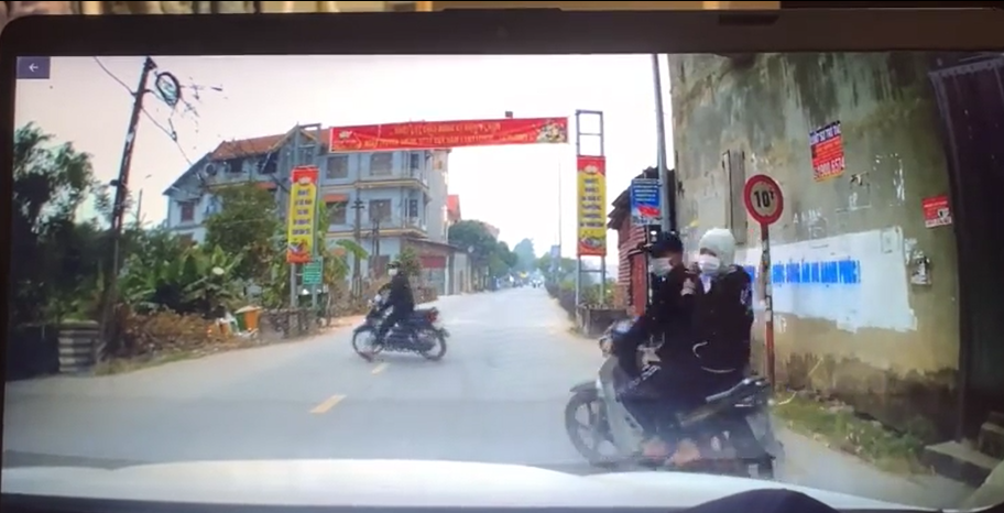 Cao thủ TEAKWONDO đuổi theo nhóm thanh niên, quyết lấy lại chiếc xe SH bị lấy cắp Cao thủ TEAKWONDO đuổi theo nhóm thanh niên, quyết lấy lại chiếc xe SH bị lấy cắp