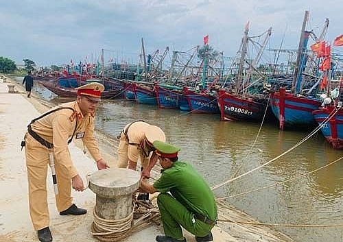 TIN BÃO KHẨN CẤP VÀ CÁC CHỈ ĐẠO ỨNG PHÓ