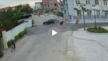 Phóng tốc độ cao qua ngã tư, xe máy tông 