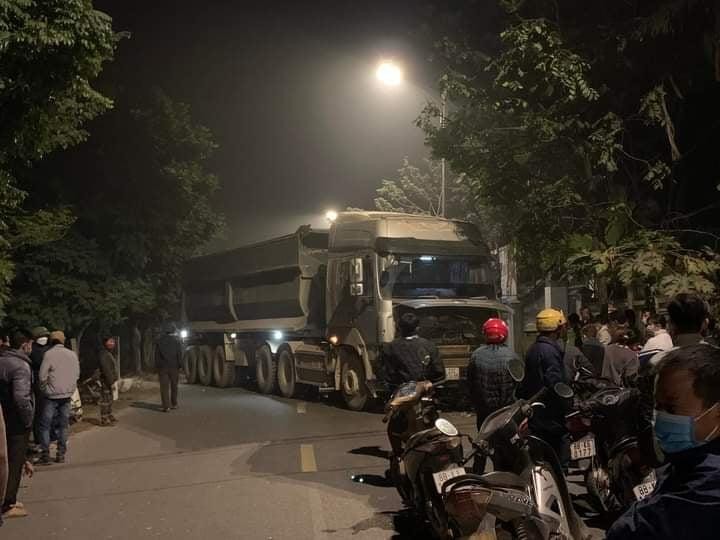 Va chạm với xe Ben, hai thanh niên thương vong